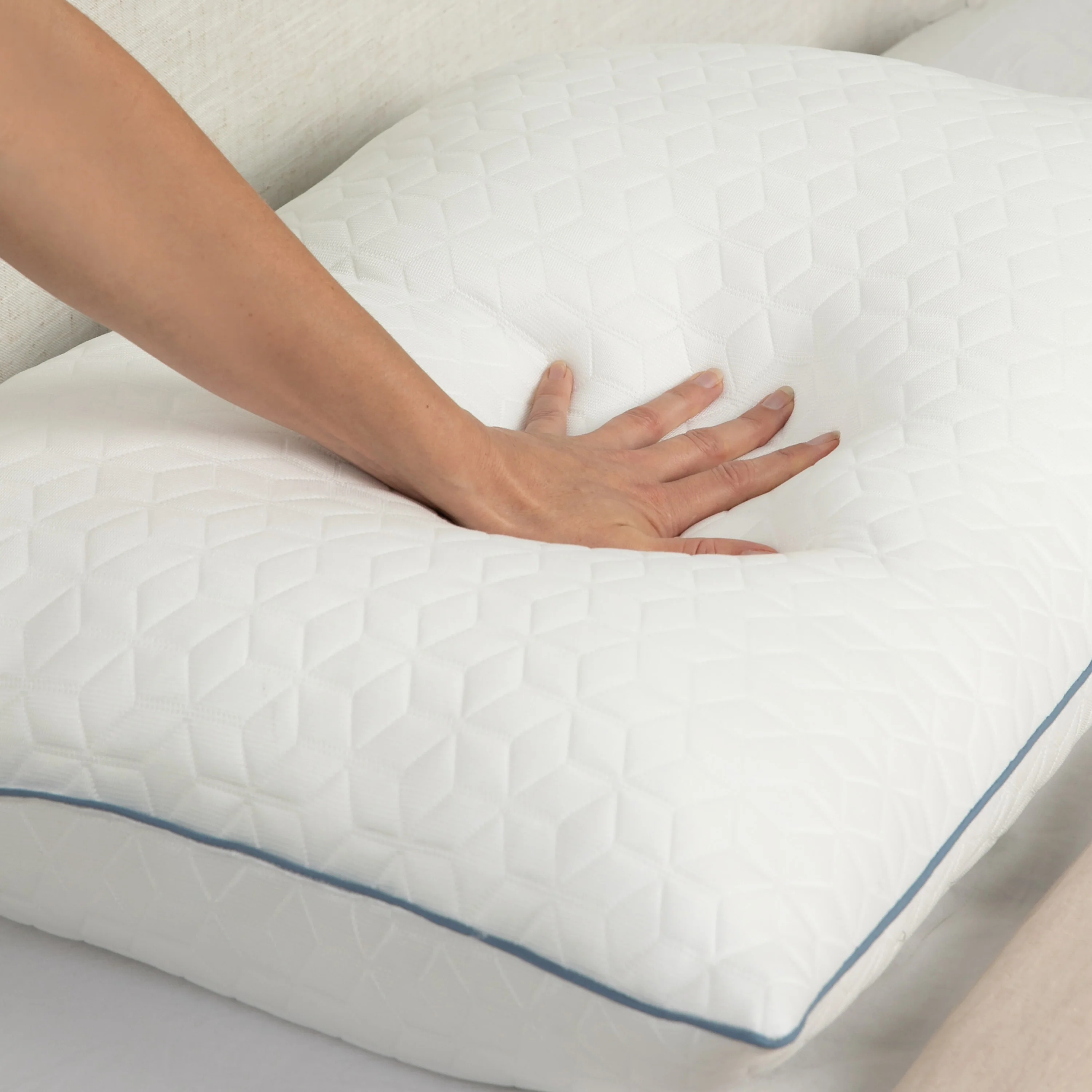 Brookstone CoolSense Down Alternative Pillow (2 Pack) - Image 5