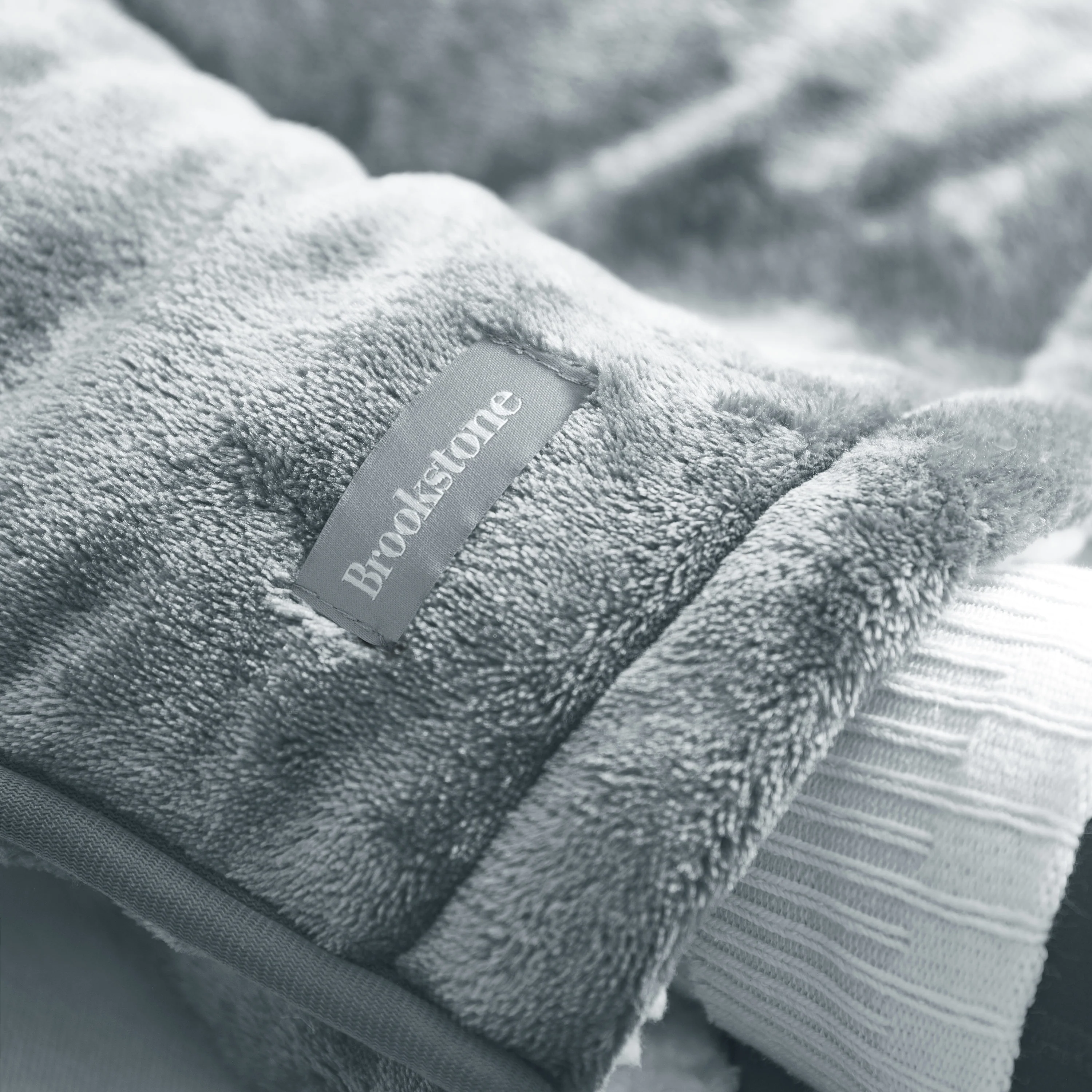 Brookstone Heated Luxe Foot Warmer - Image 4